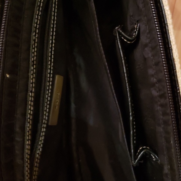 Basket weave purse with faux look black trim - Picture 5 of 12